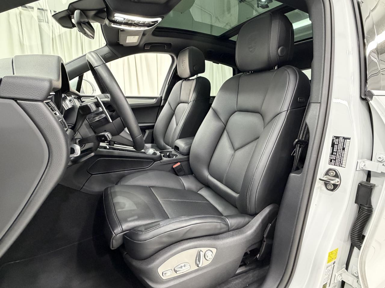 2026 Porsche Macan Newark DE