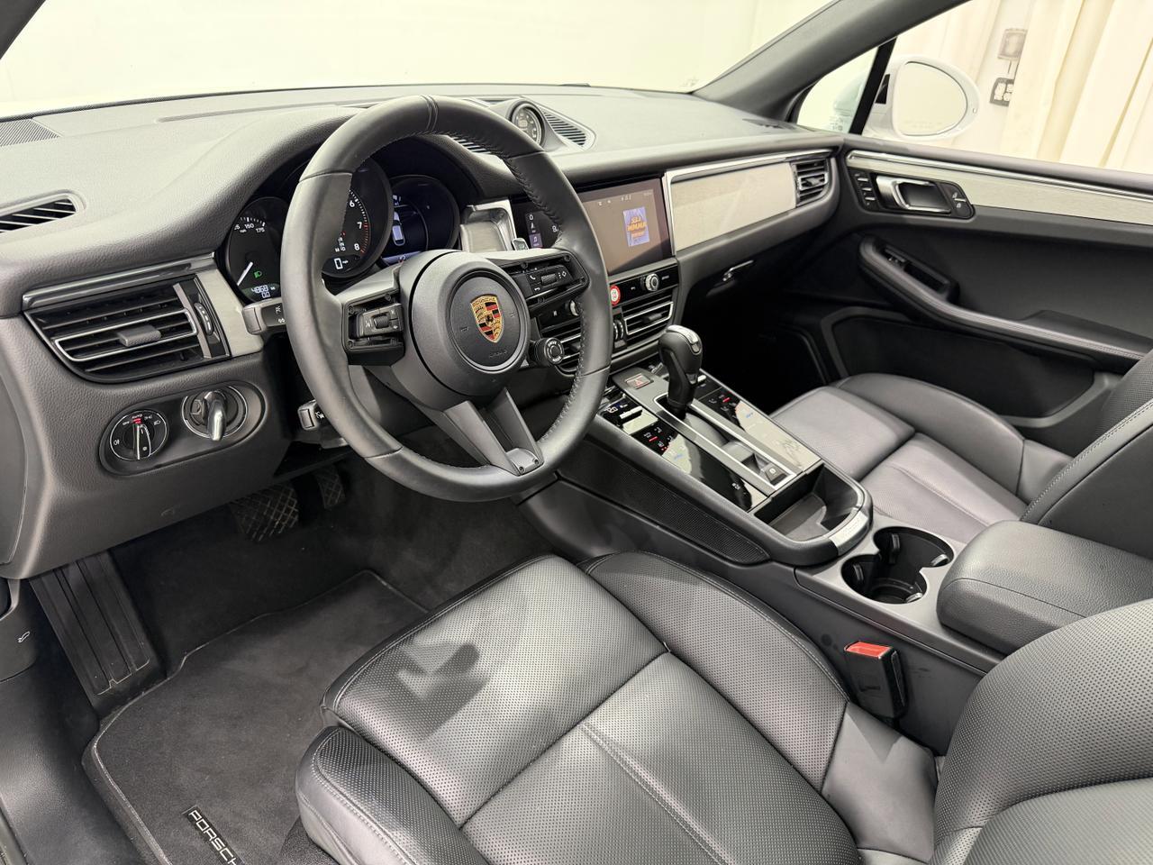 2026 Porsche Macan Newark DE