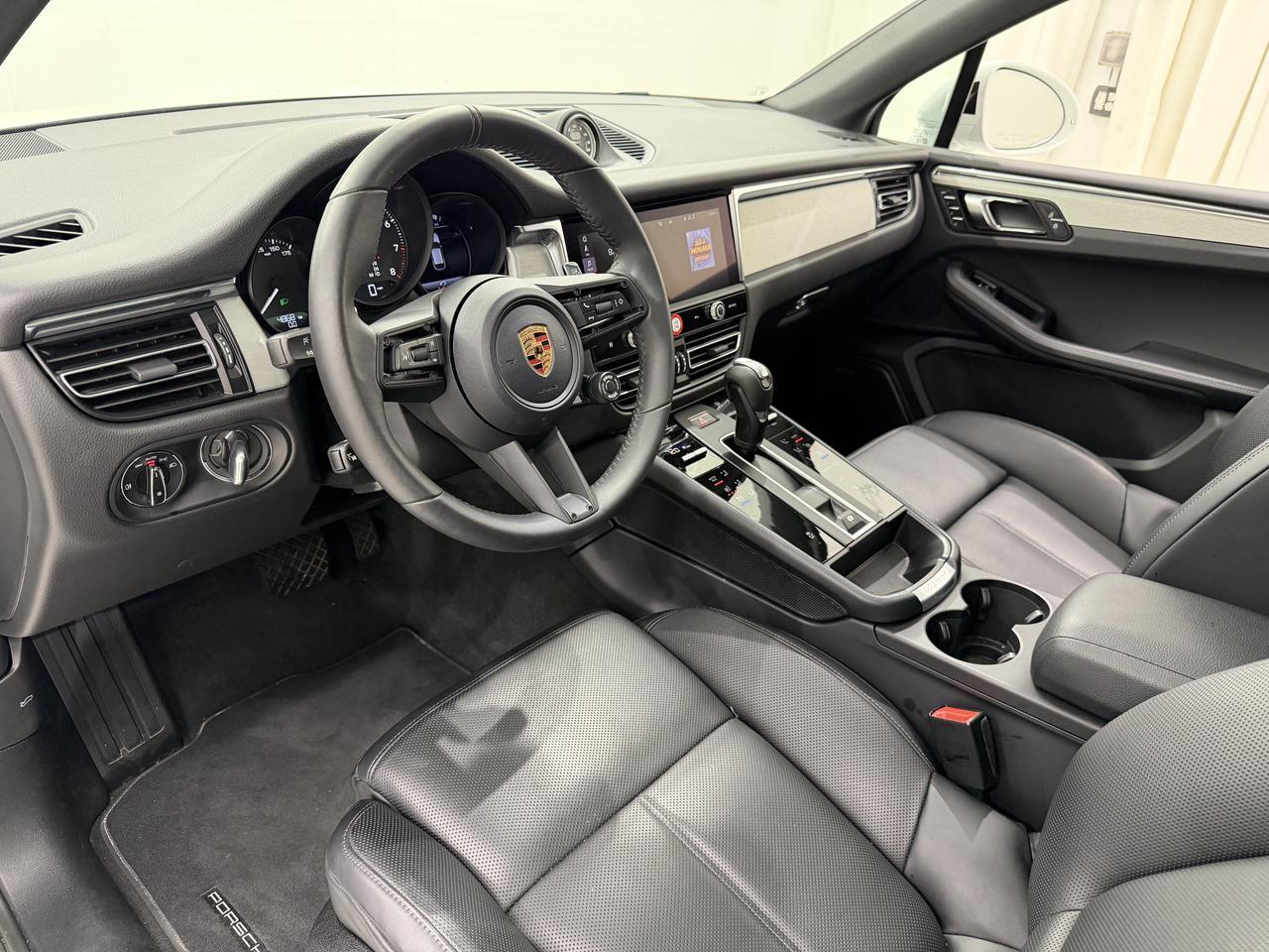 2026 Porsche Macan Newark DE