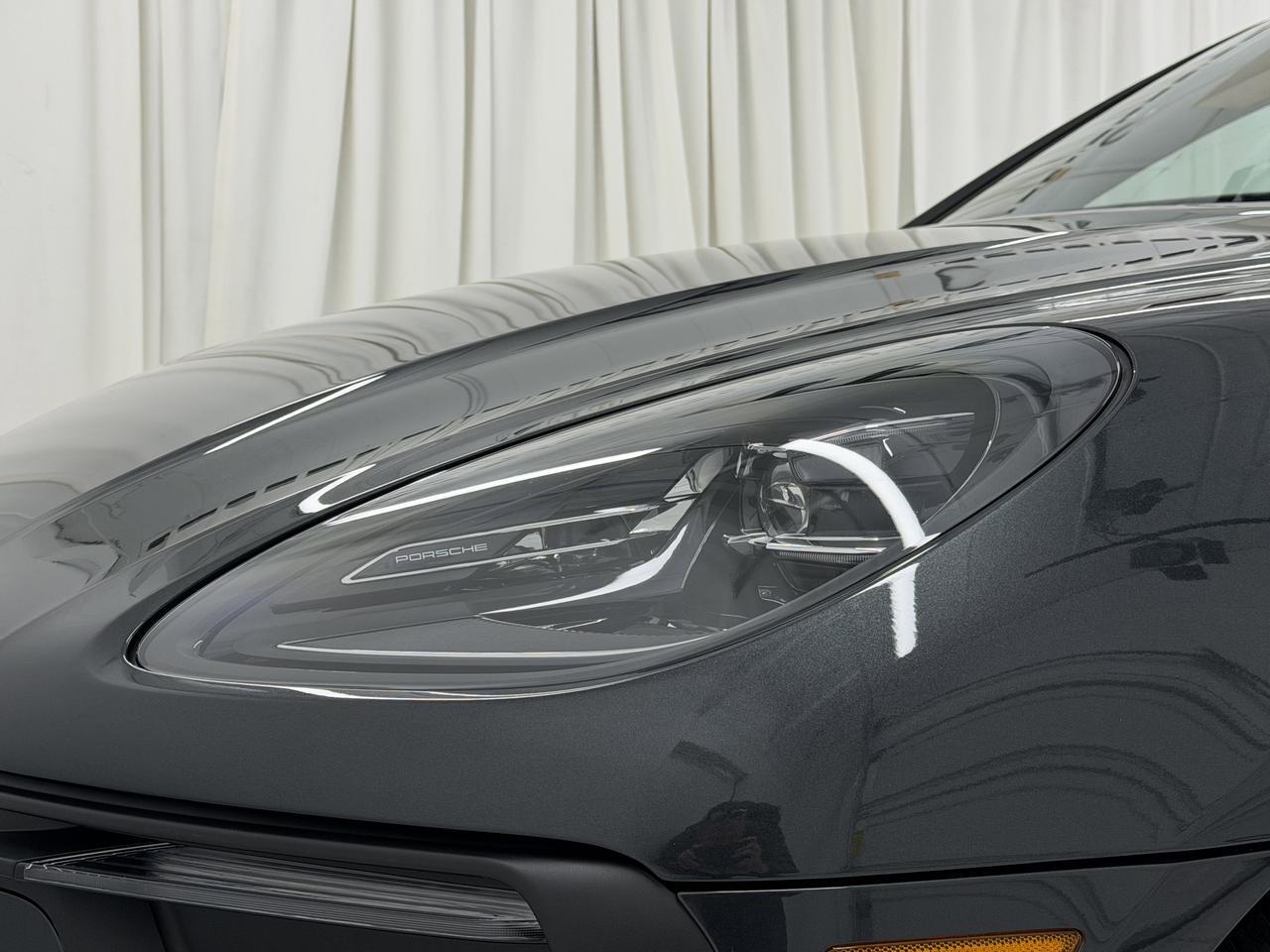 2026 Porsche Macan Newark DE