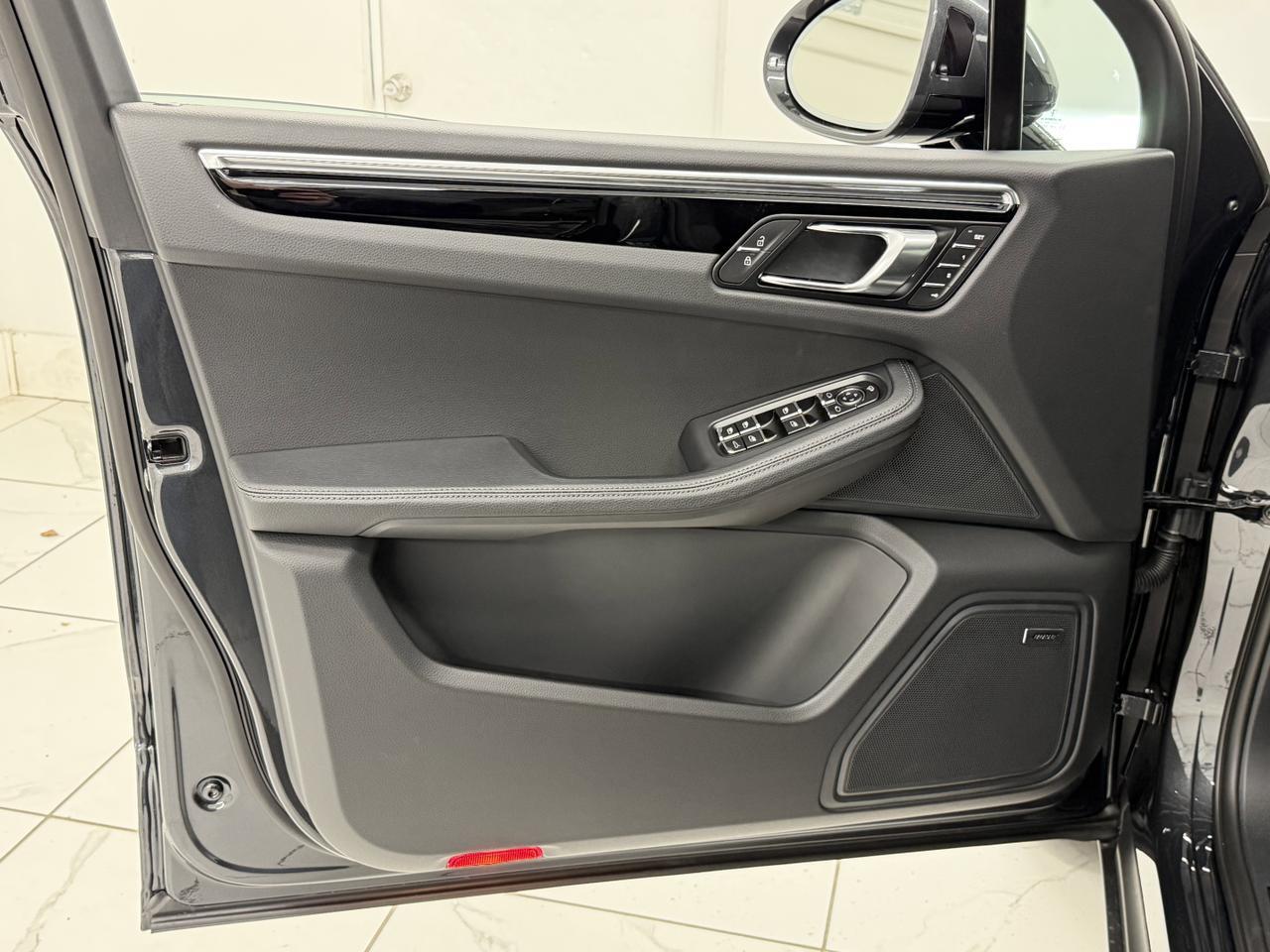 2026 Porsche Macan Newark DE