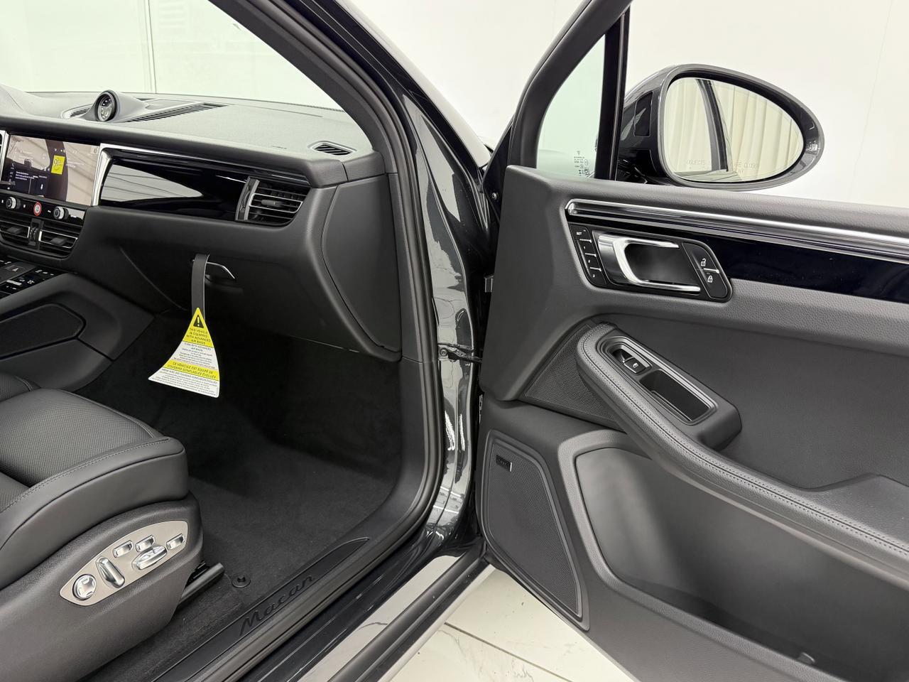 2026 Porsche Macan Newark DE