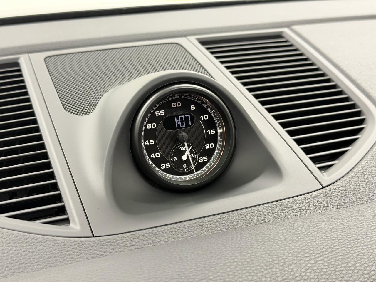 2026 Porsche Macan Newark DE