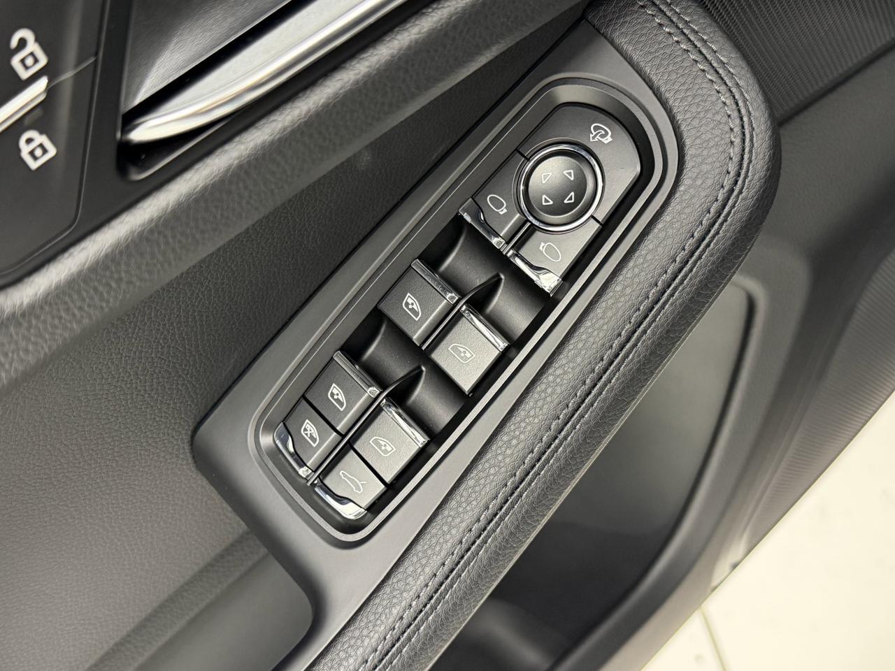 2026 Porsche Macan Newark DE