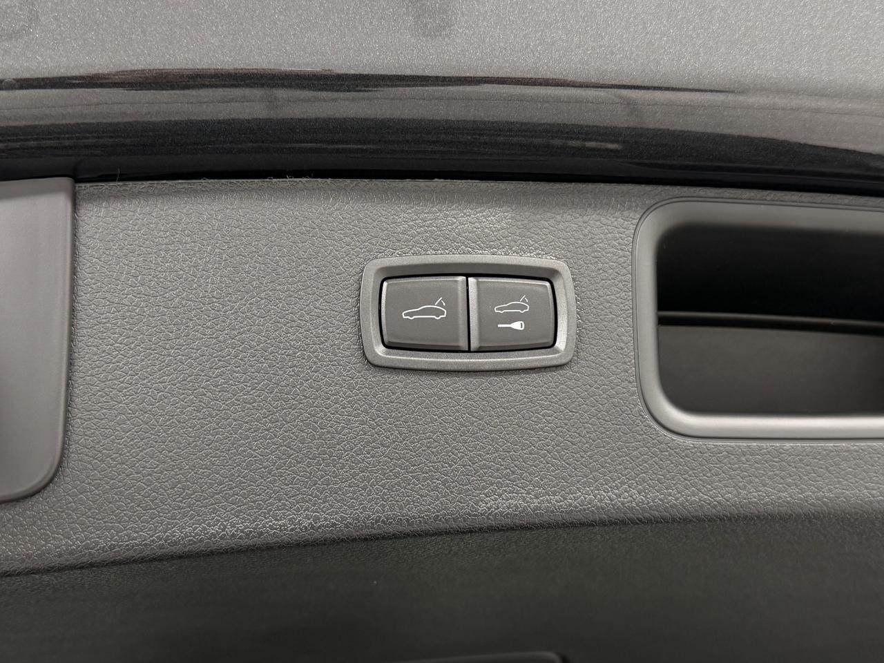 2026 Porsche Macan Newark DE