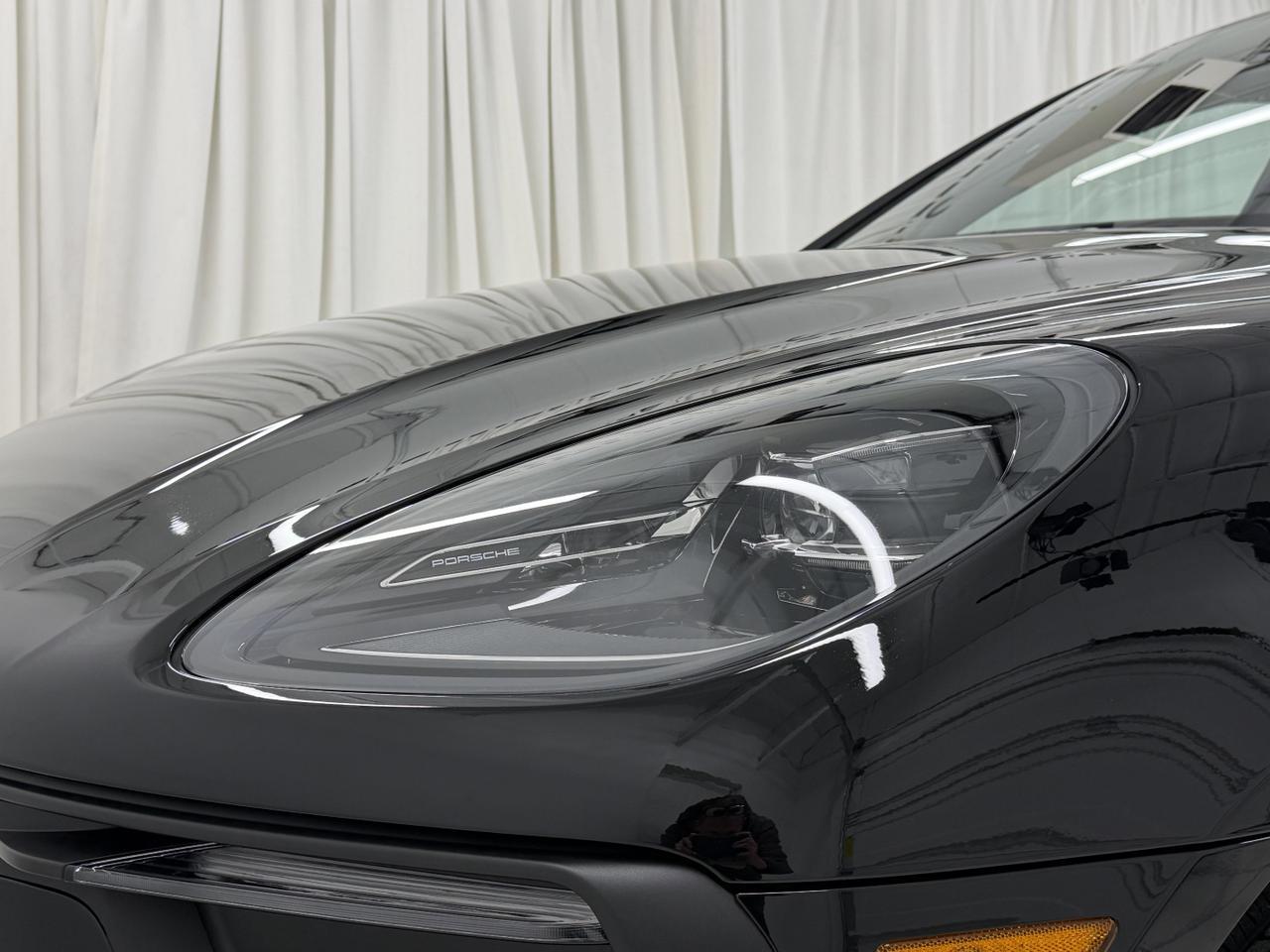 2026 Porsche Macan Newark DE