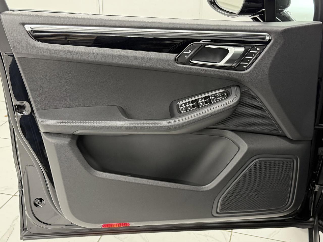 2026 Porsche Macan Newark DE