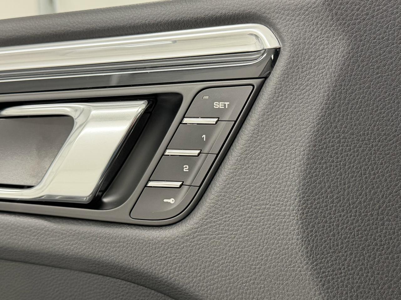 2026 Porsche Macan Newark DE