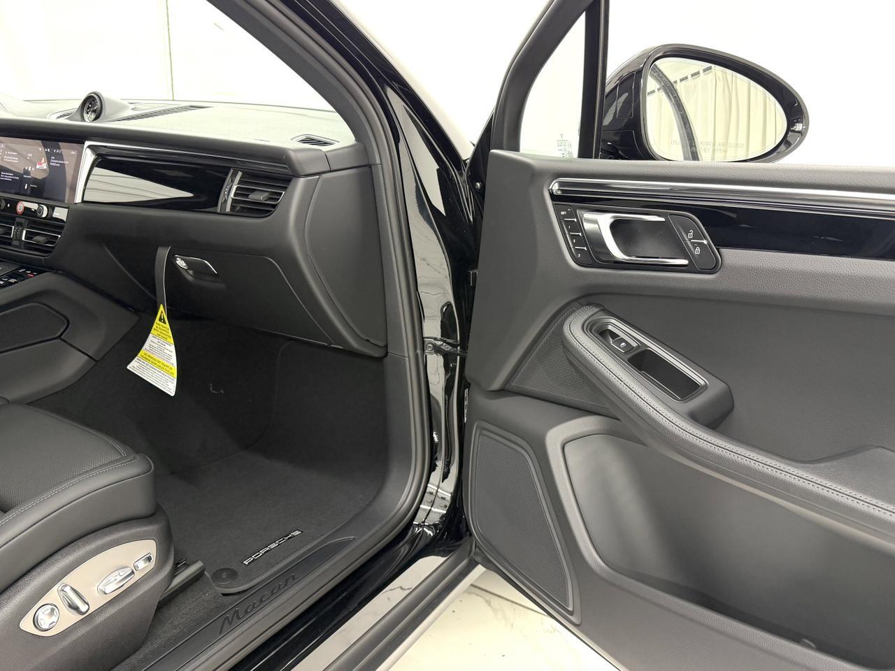 2026 Porsche Macan Newark DE