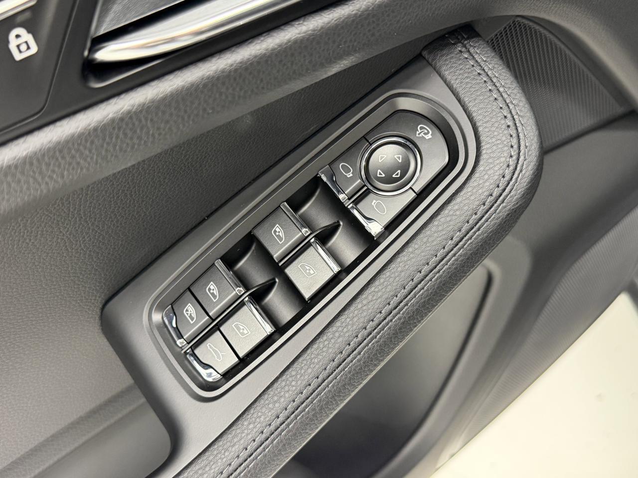 2026 Porsche Macan Newark DE