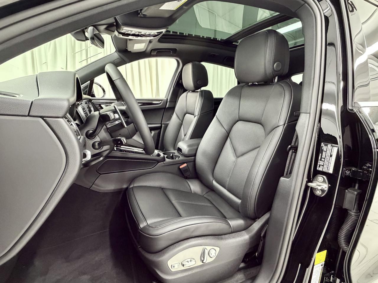 2026 Porsche Macan Newark DE