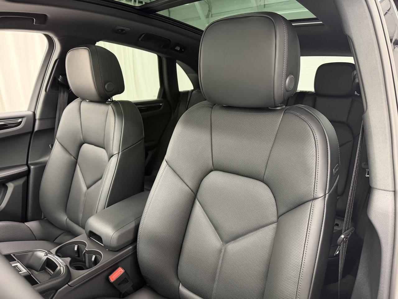 2026 Porsche Macan Newark DE