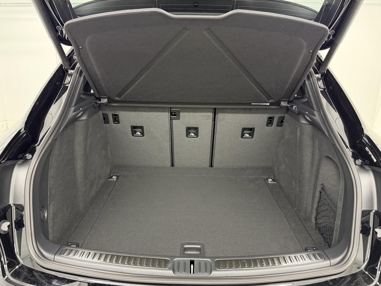 2026 Porsche Macan Newark DE