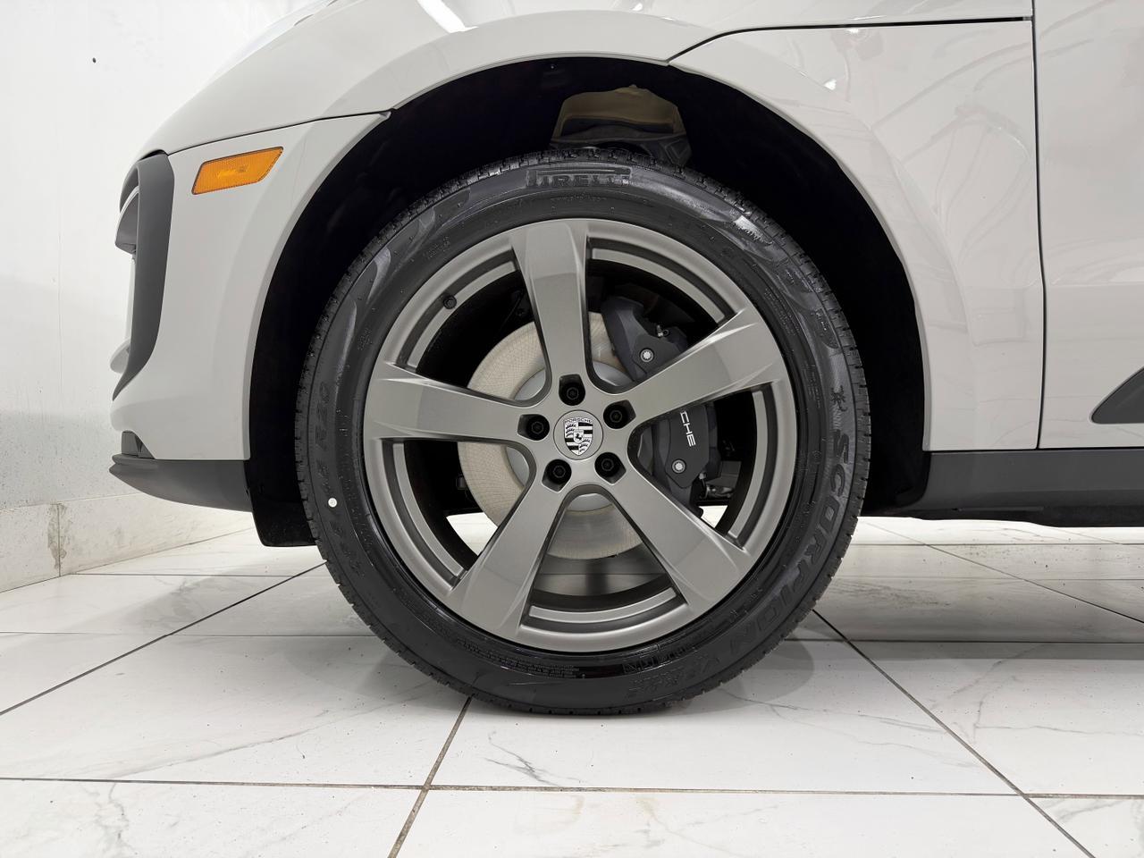 2026 Porsche Macan Newark DE