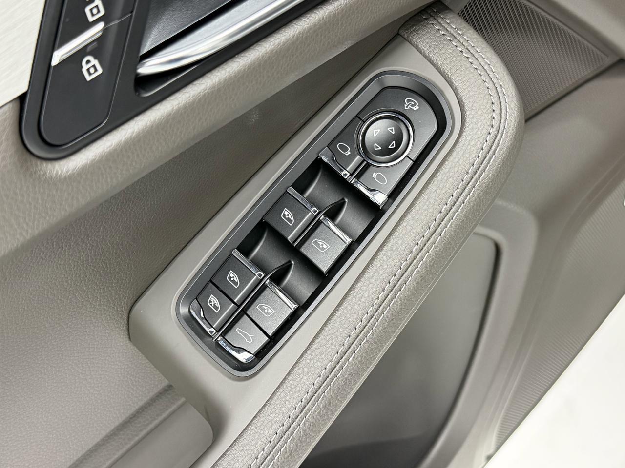 2026 Porsche Macan Newark DE