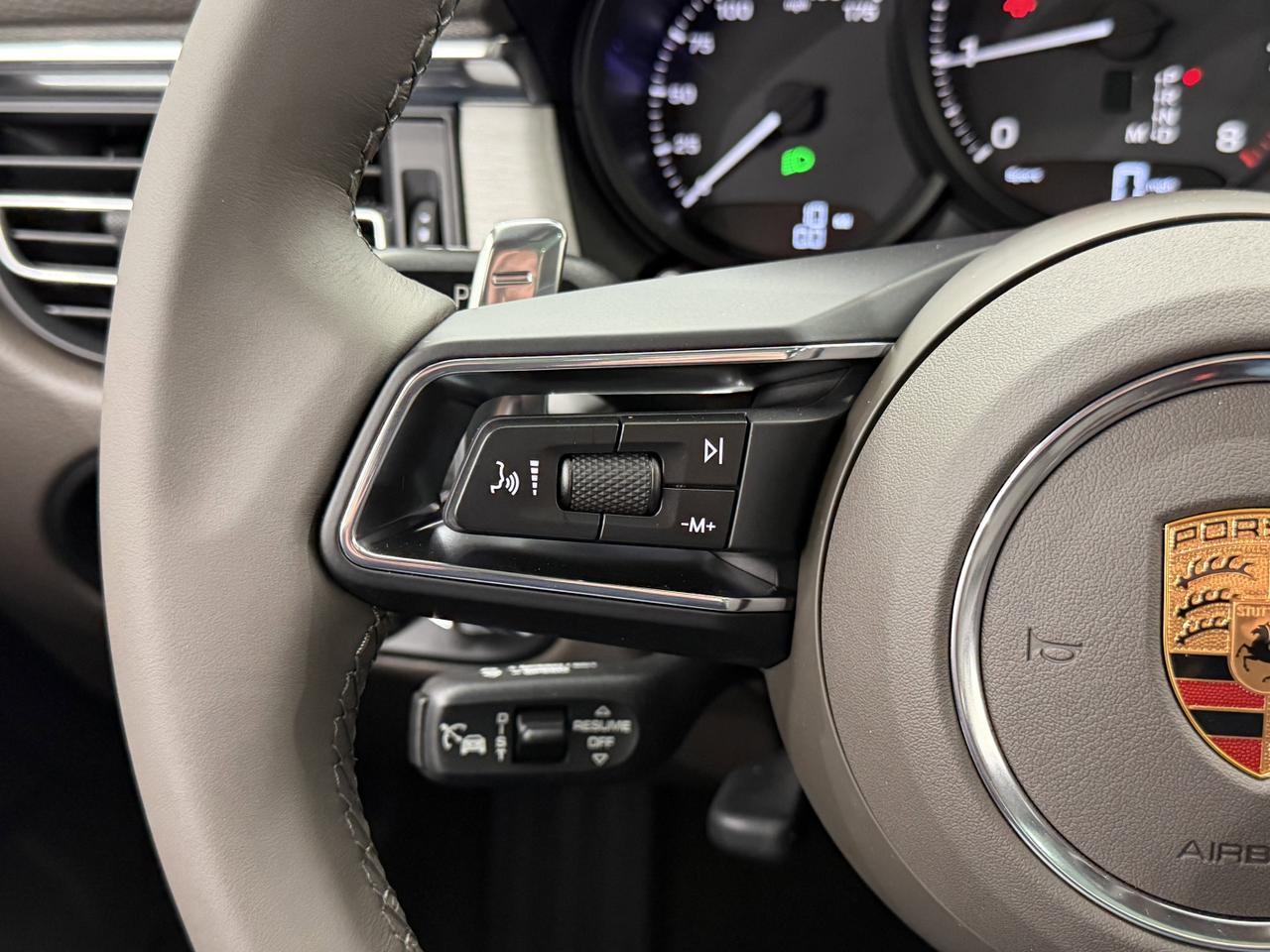 2026 Porsche Macan Newark DE