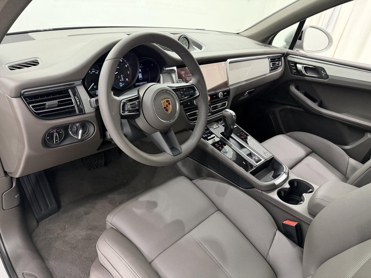 2026 Porsche Macan Newark DE