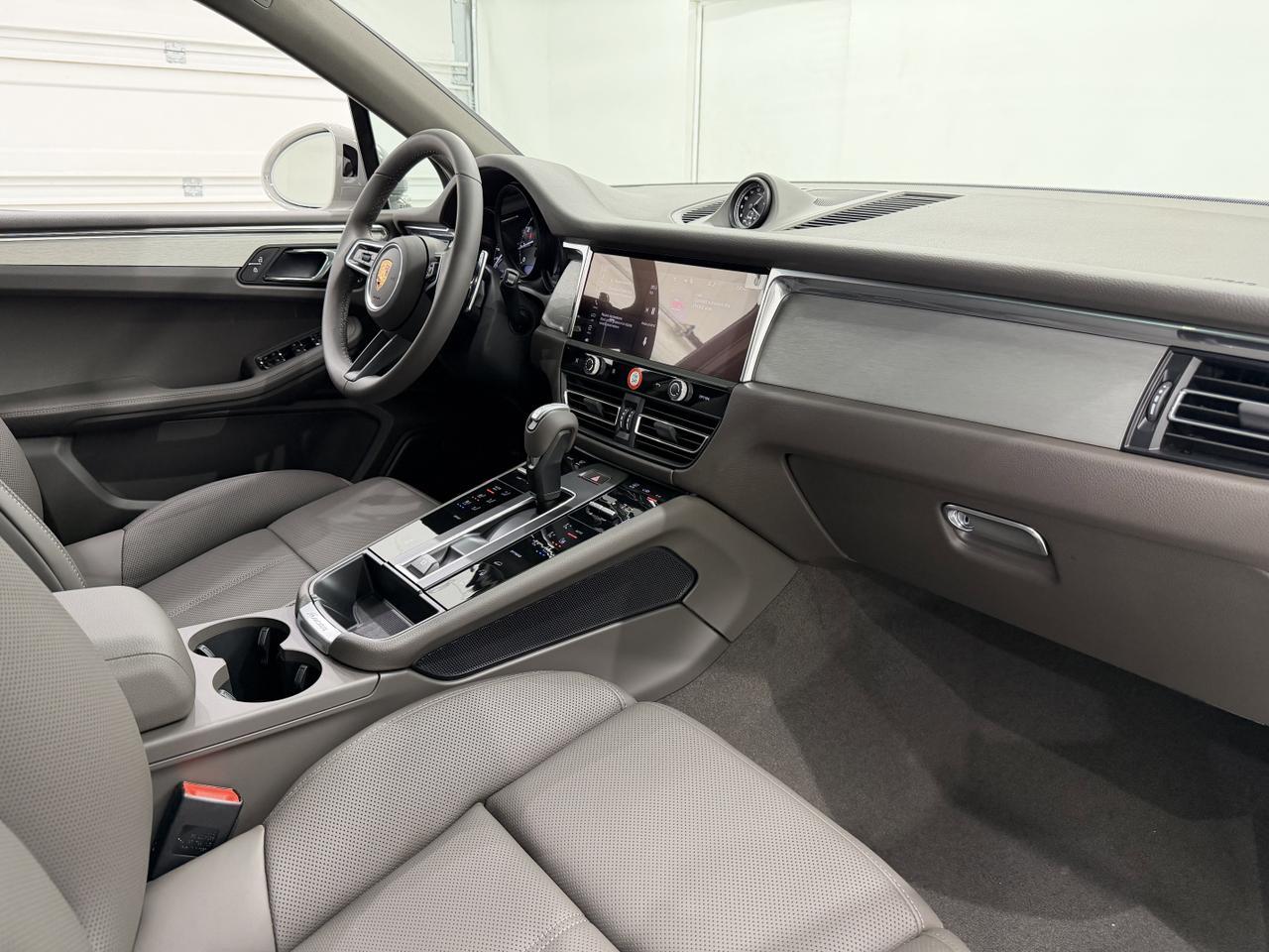 2026 Porsche Macan Newark DE