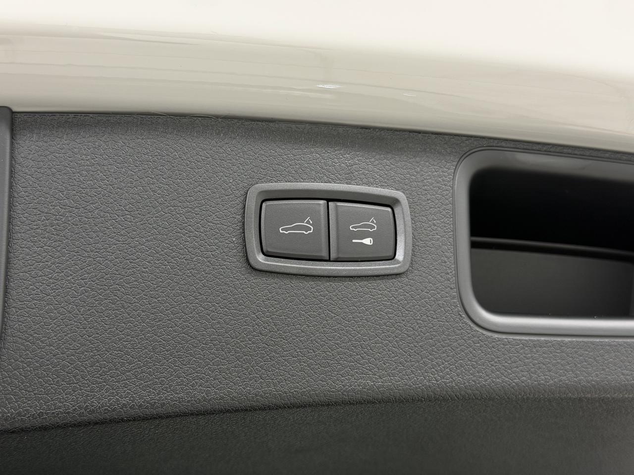 2026 Porsche Macan Newark DE