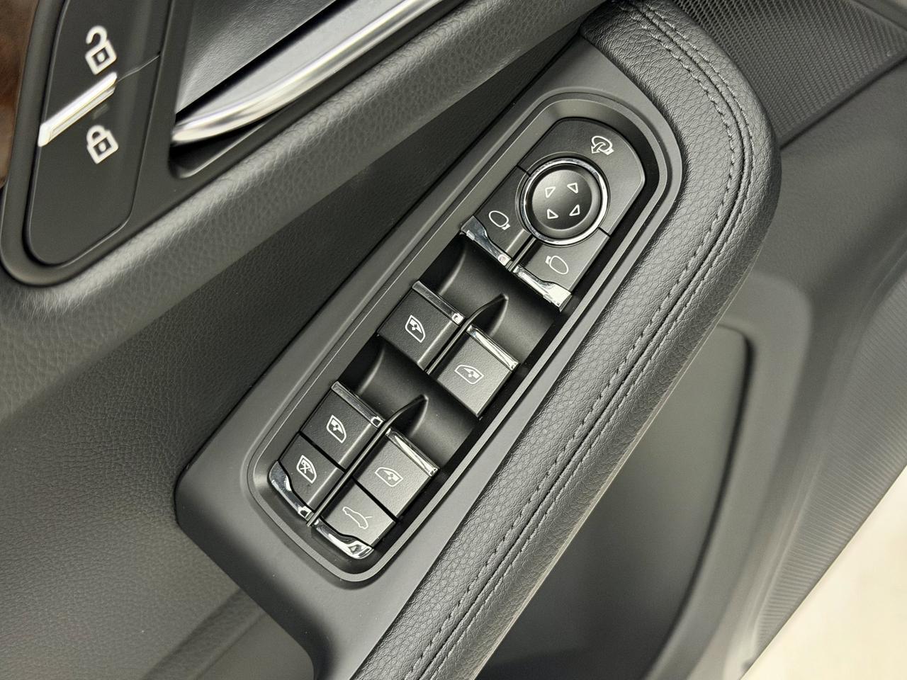 2026 Porsche Macan Newark DE
