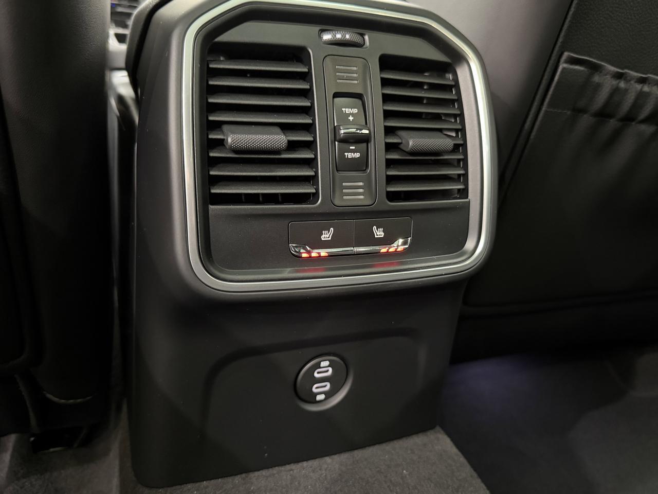 2026 Porsche Macan Newark DE