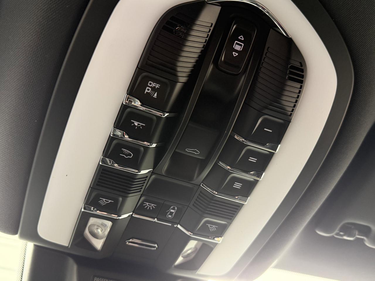 2026 Porsche Macan Newark DE