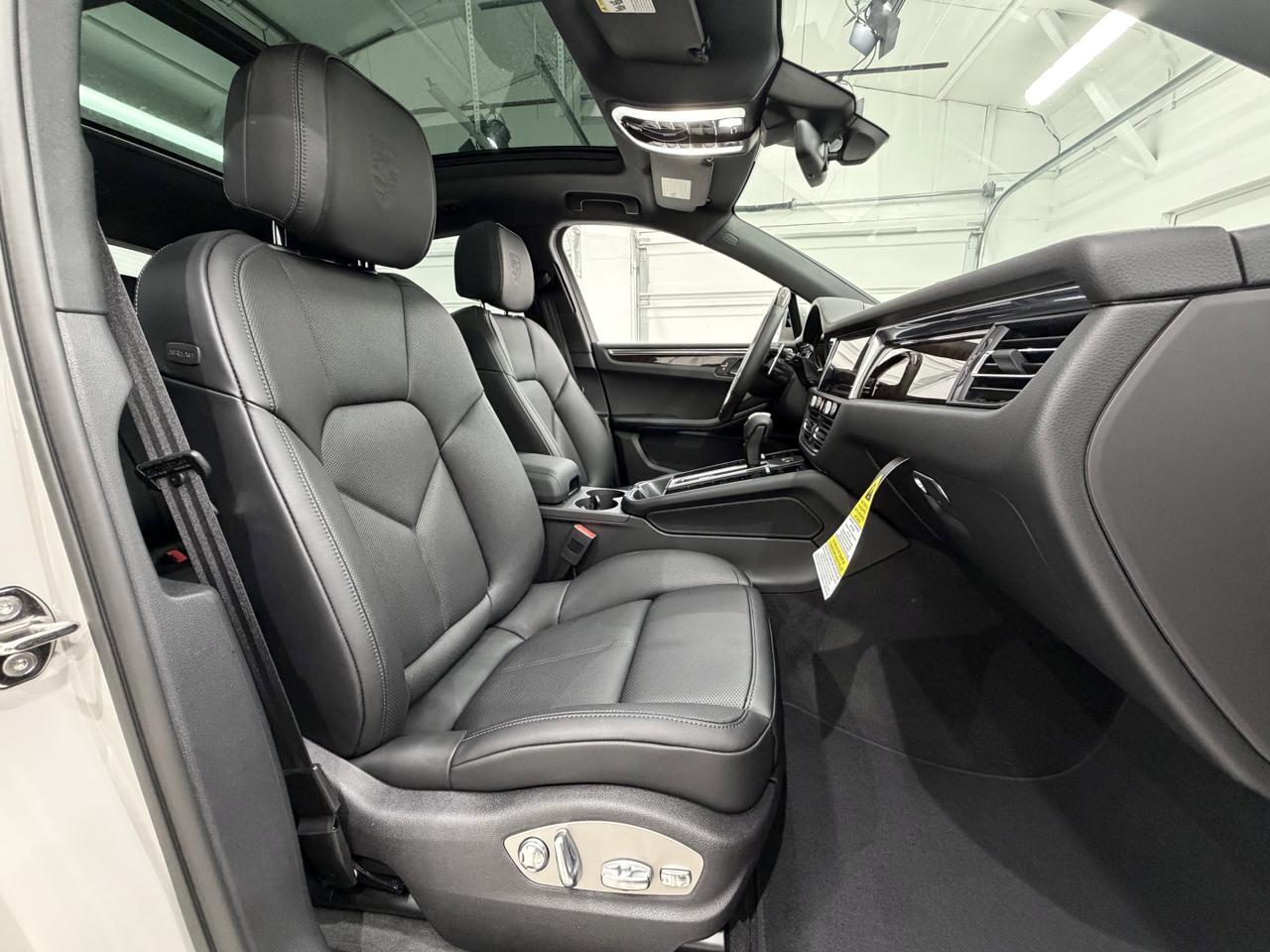 2026 Porsche Macan Newark DE