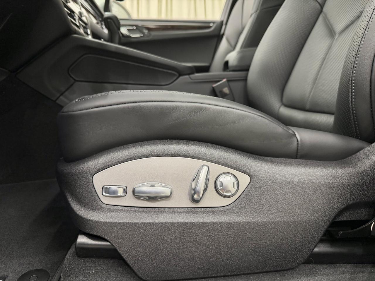 2026 Porsche Macan Newark DE