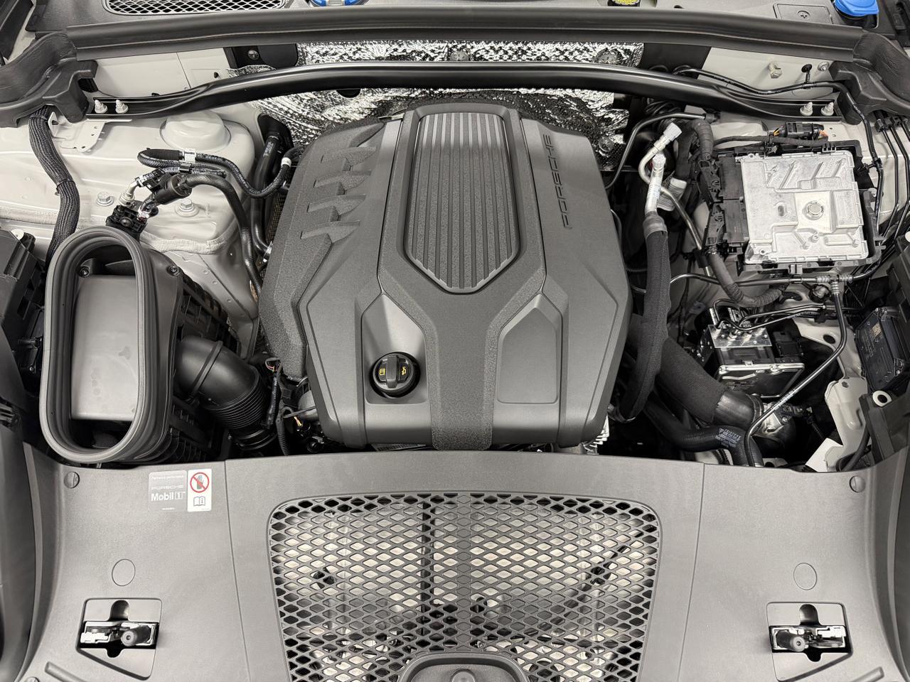 2026 Porsche Macan Newark DE