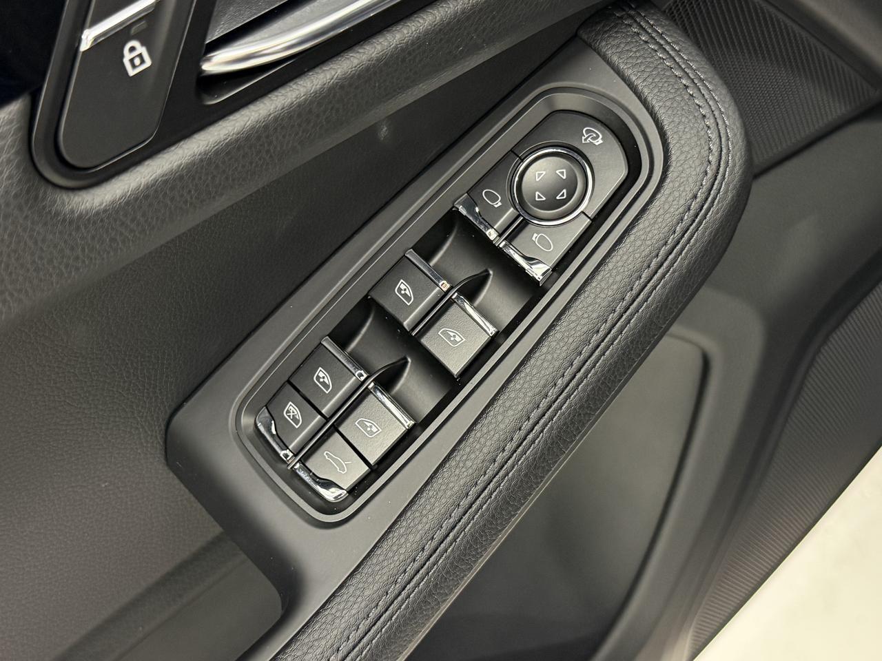 2026 Porsche Macan Newark DE