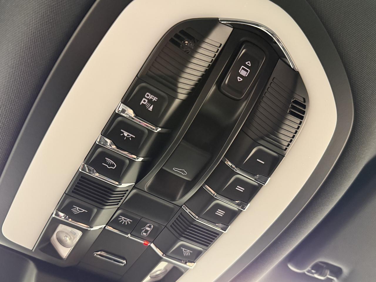 2026 Porsche Macan Newark DE