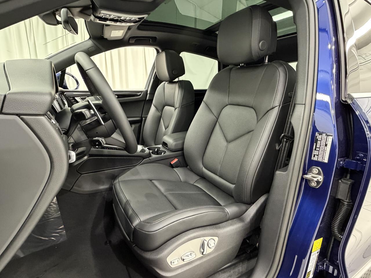 2026 Porsche Macan Newark DE