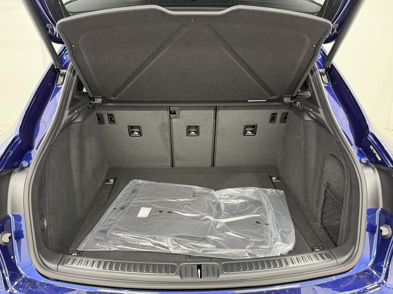 2026 Porsche Macan Newark DE