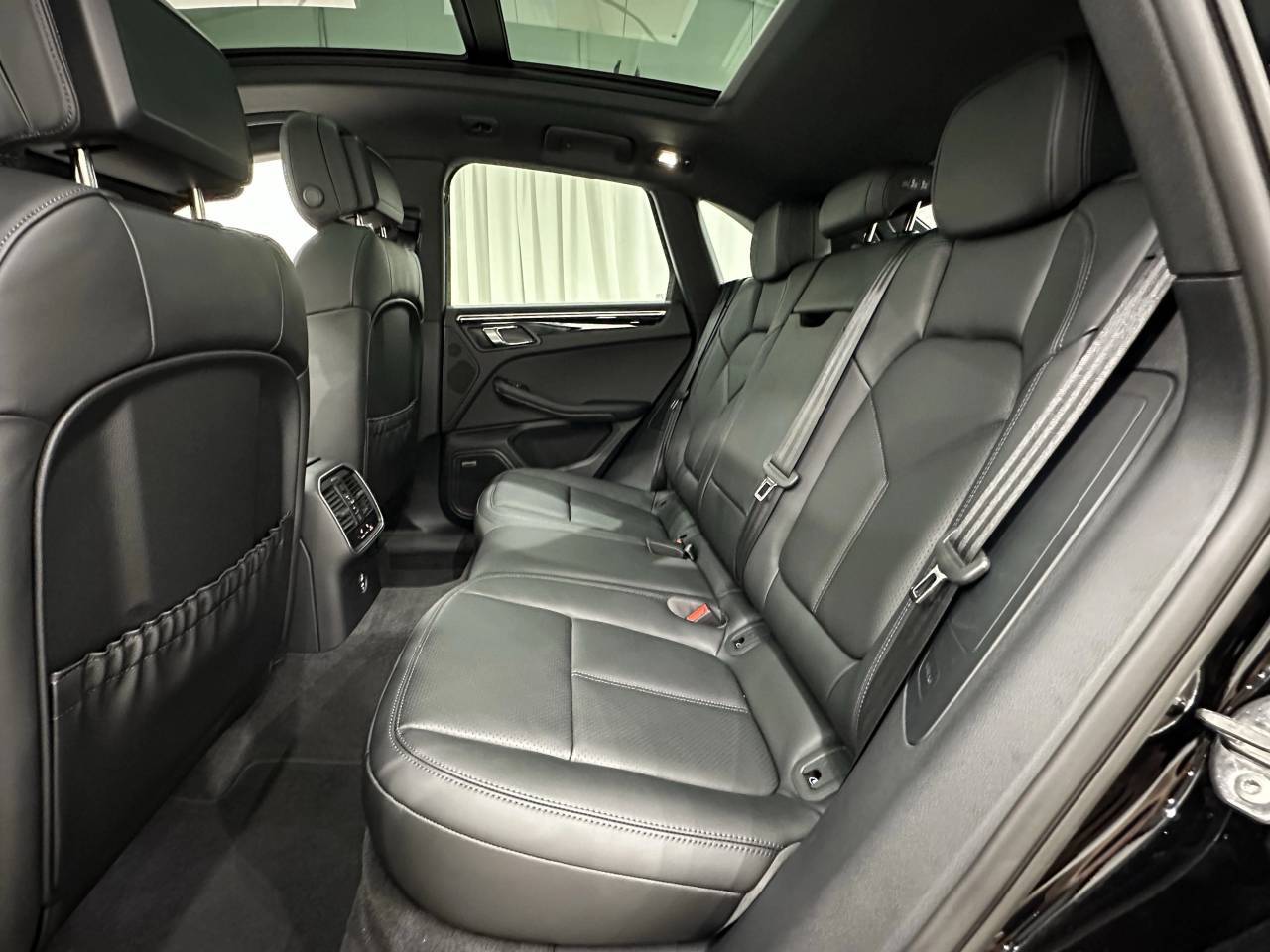 2026 Porsche Macan Newark DE