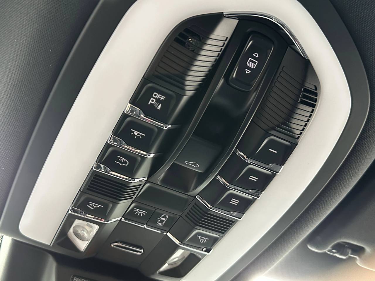 2026 Porsche Macan Newark DE