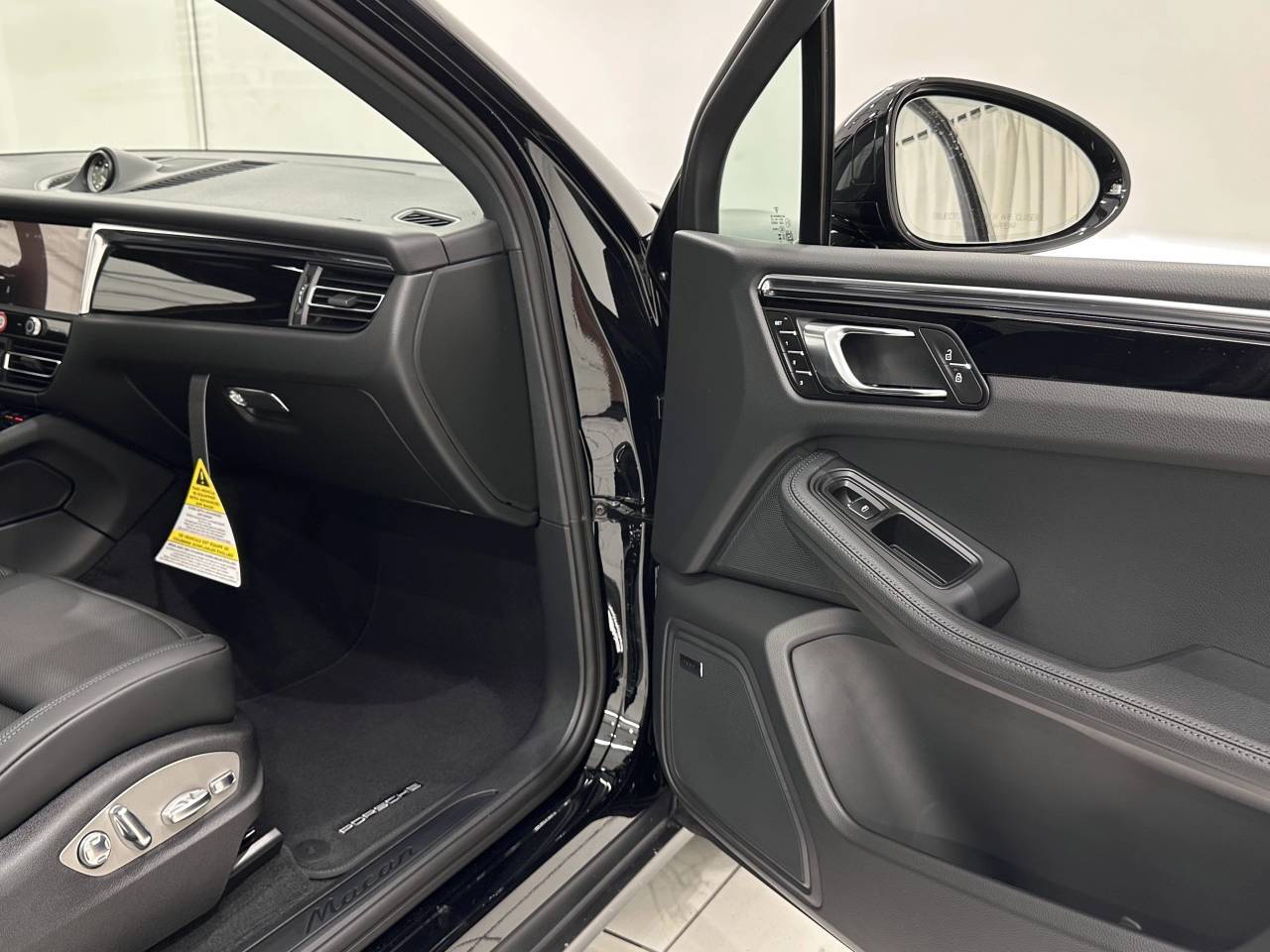 2026 Porsche Macan Newark DE