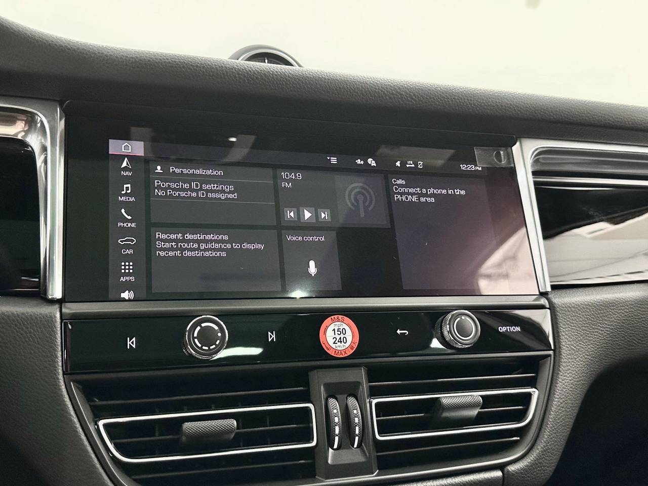 2026 Porsche Macan Newark DE