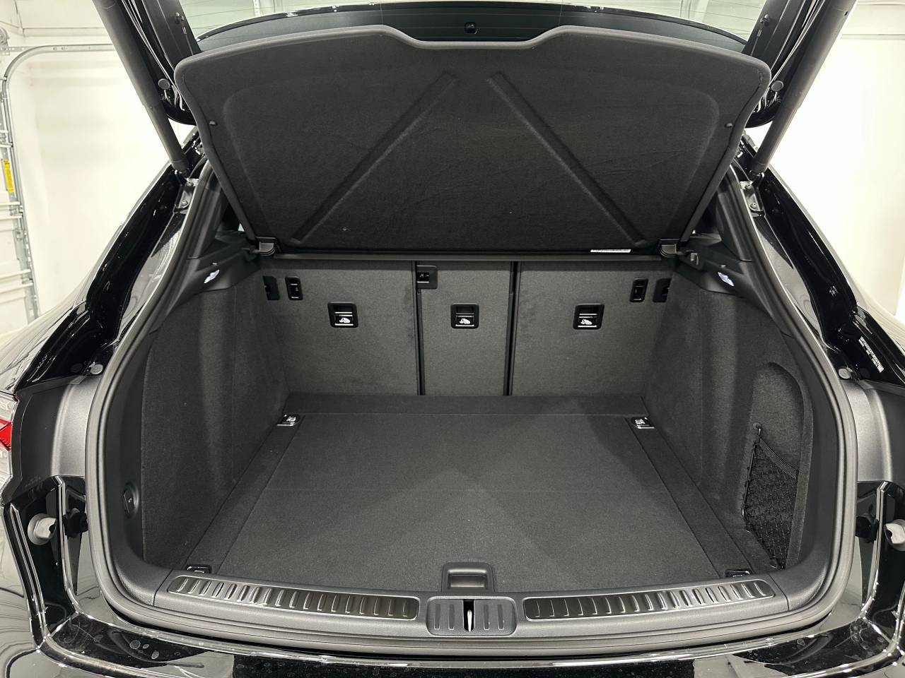 2026 Porsche Macan Newark DE