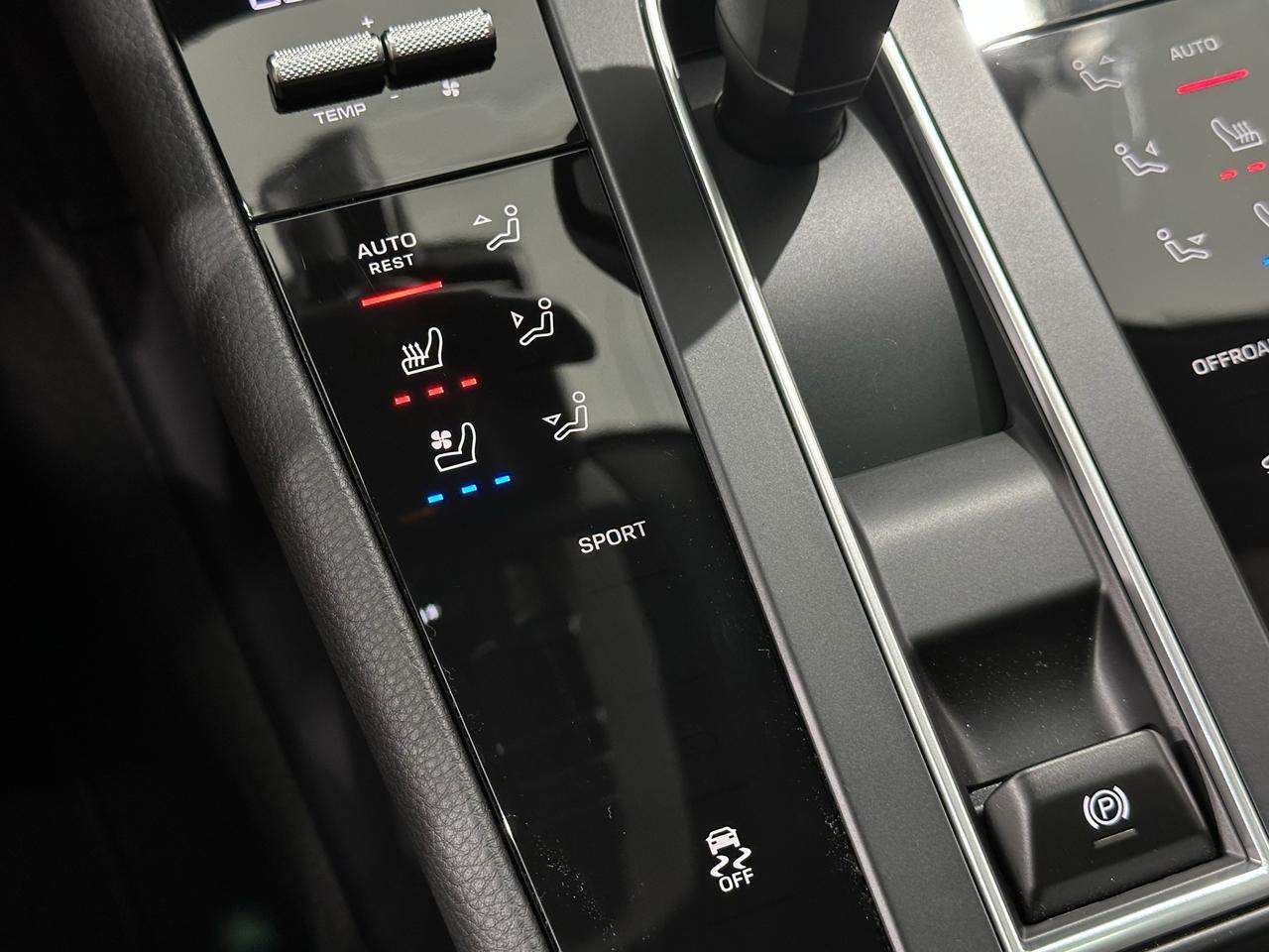 2026 Porsche Macan Newark DE