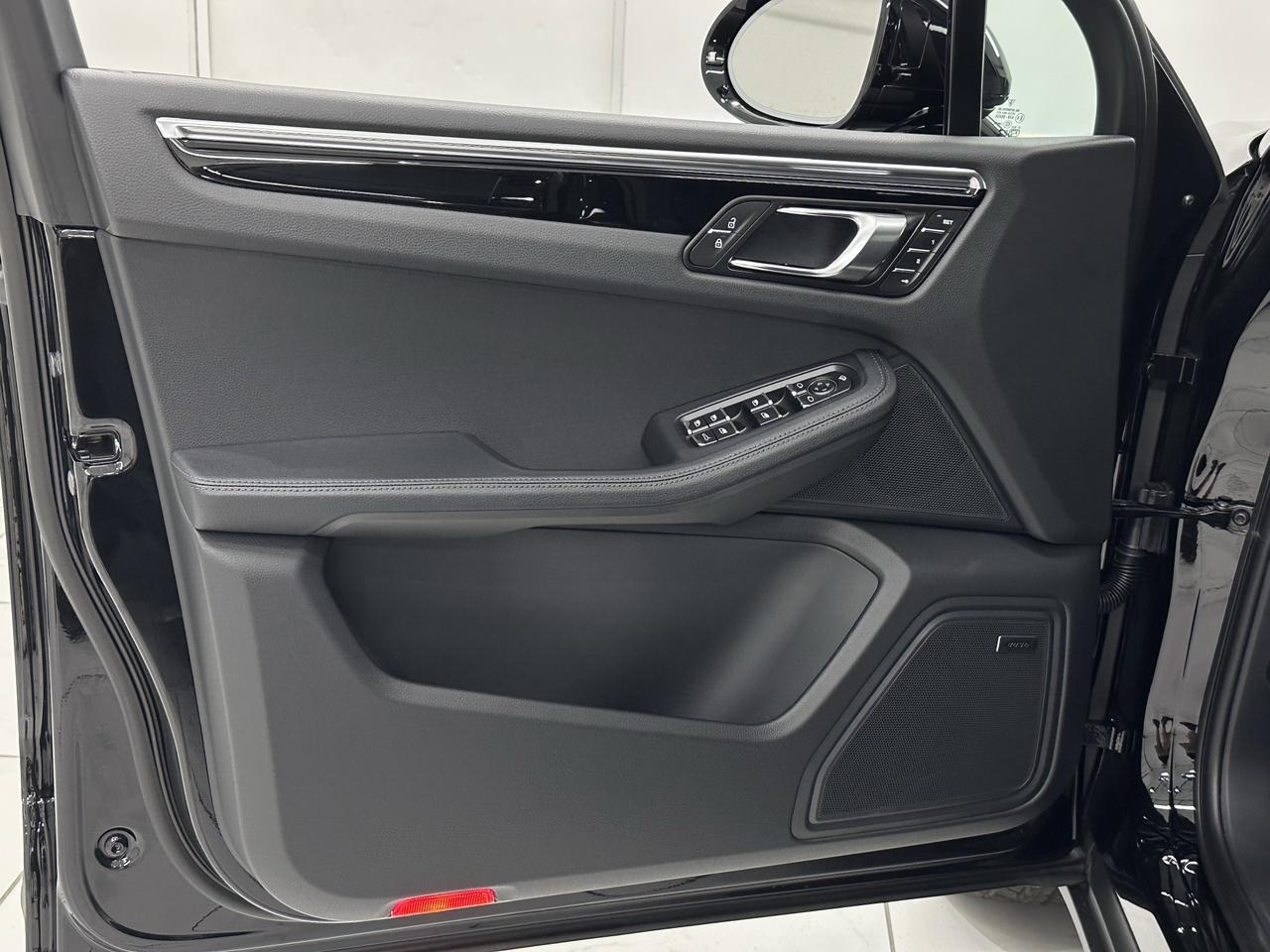 2026 Porsche Macan Newark DE