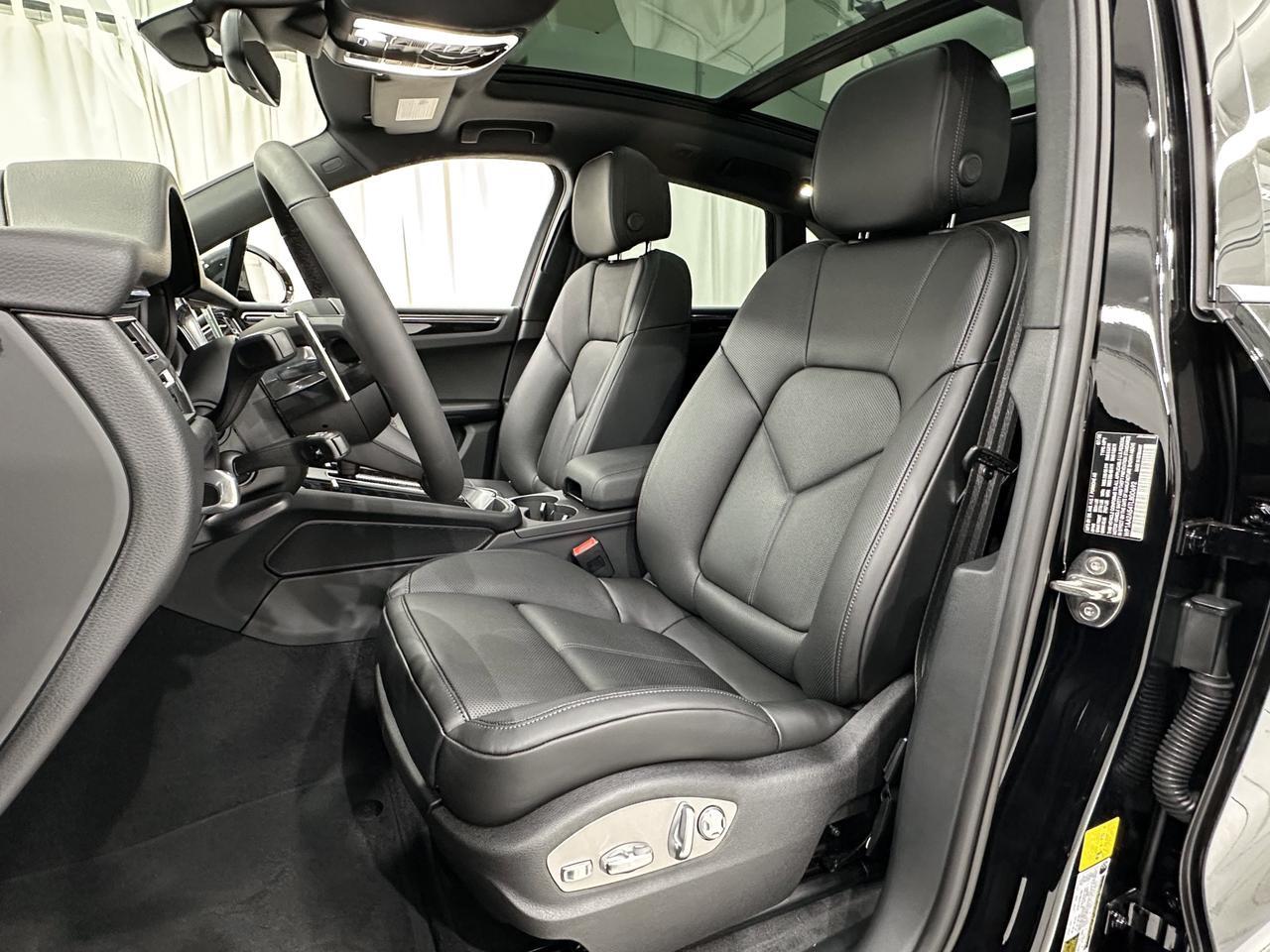 2026 Porsche Macan Newark DE