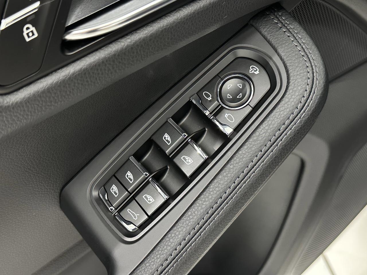 2026 Porsche Macan Newark DE