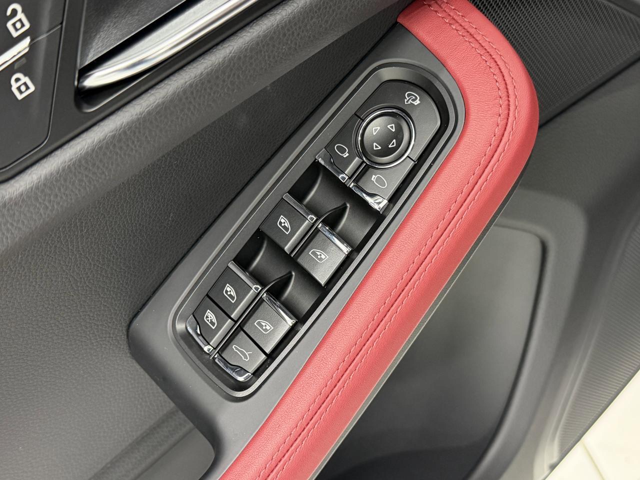 2026 Porsche Macan Newark DE