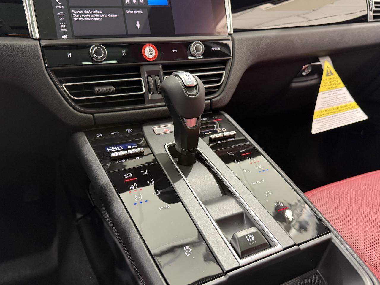 2026 Porsche Macan Newark DE