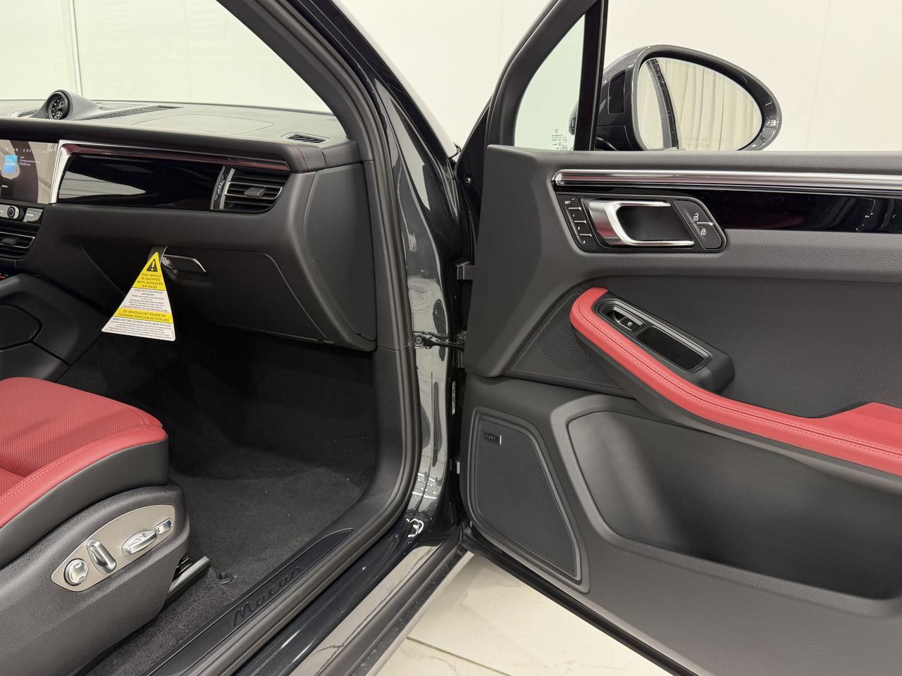 2026 Porsche Macan Newark DE