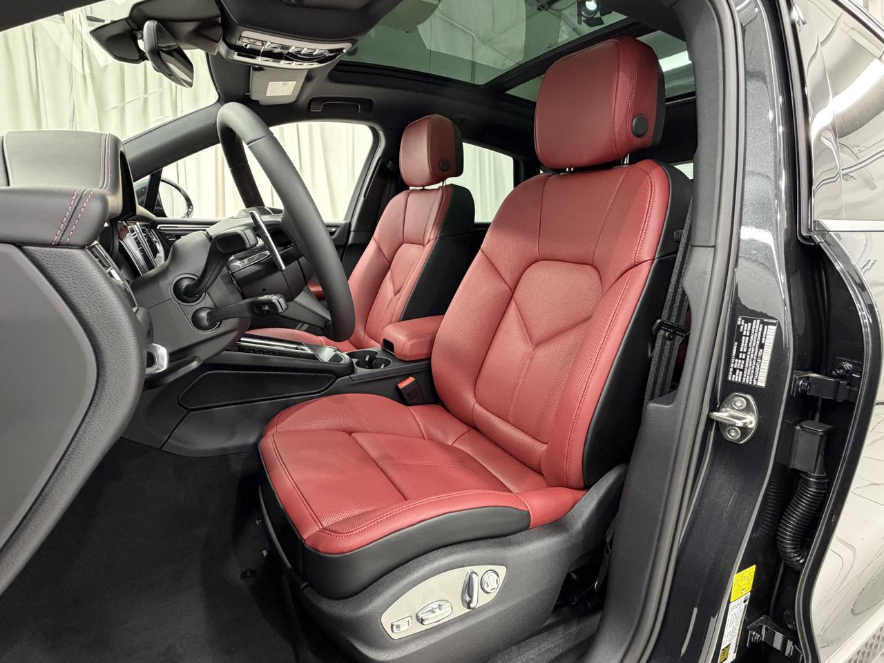 2026 Porsche Macan Newark DE