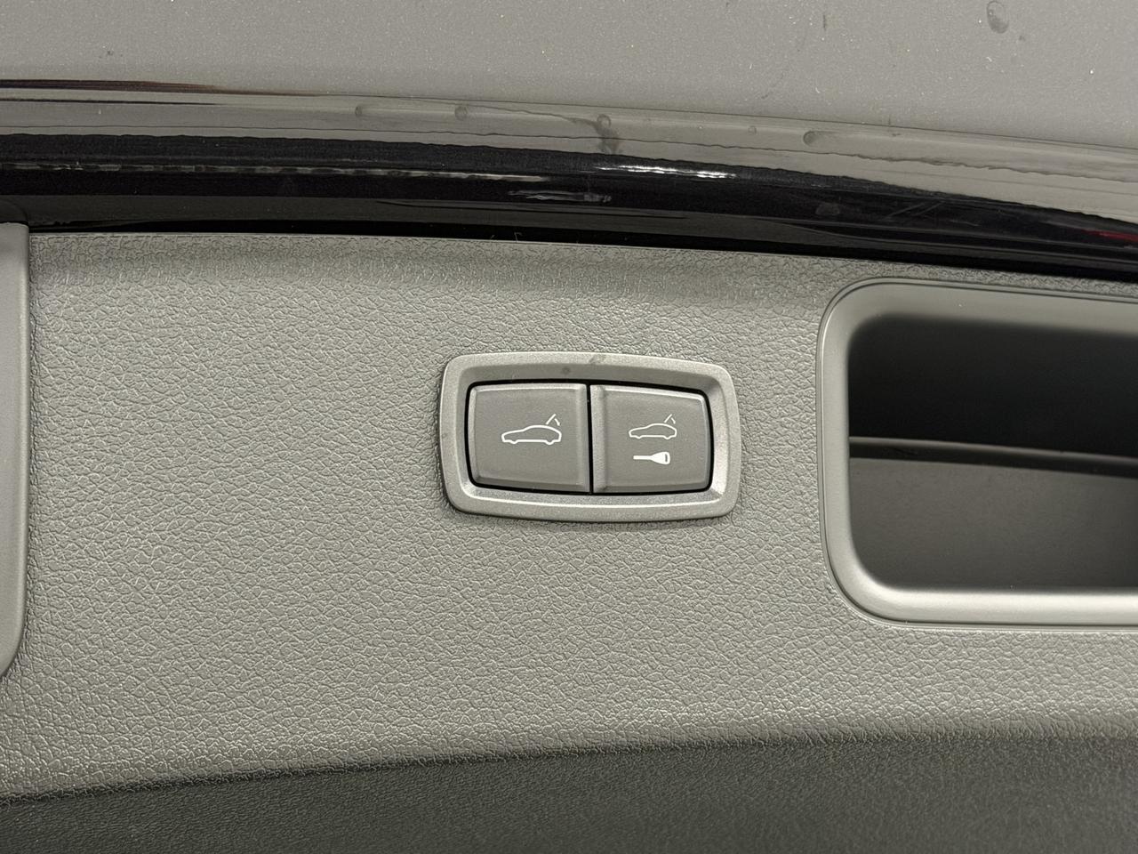 2026 Porsche Macan Newark DE