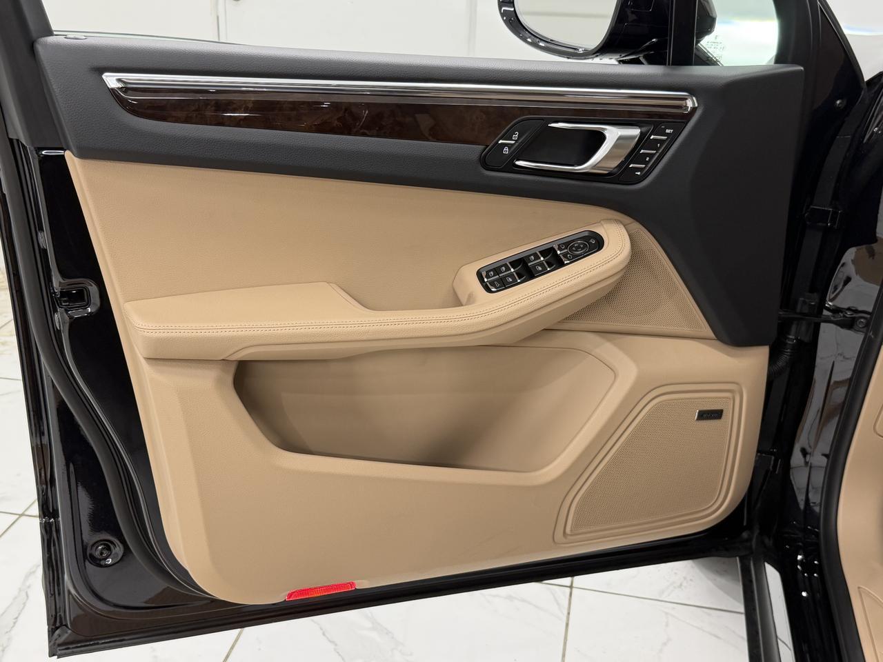 2026 Porsche Macan Newark DE