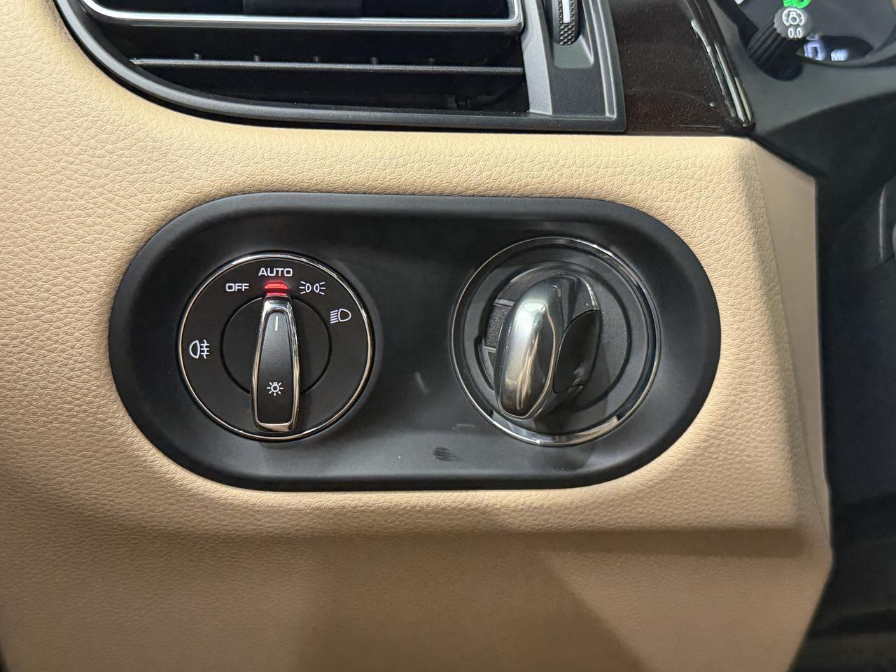 2026 Porsche Macan Newark DE