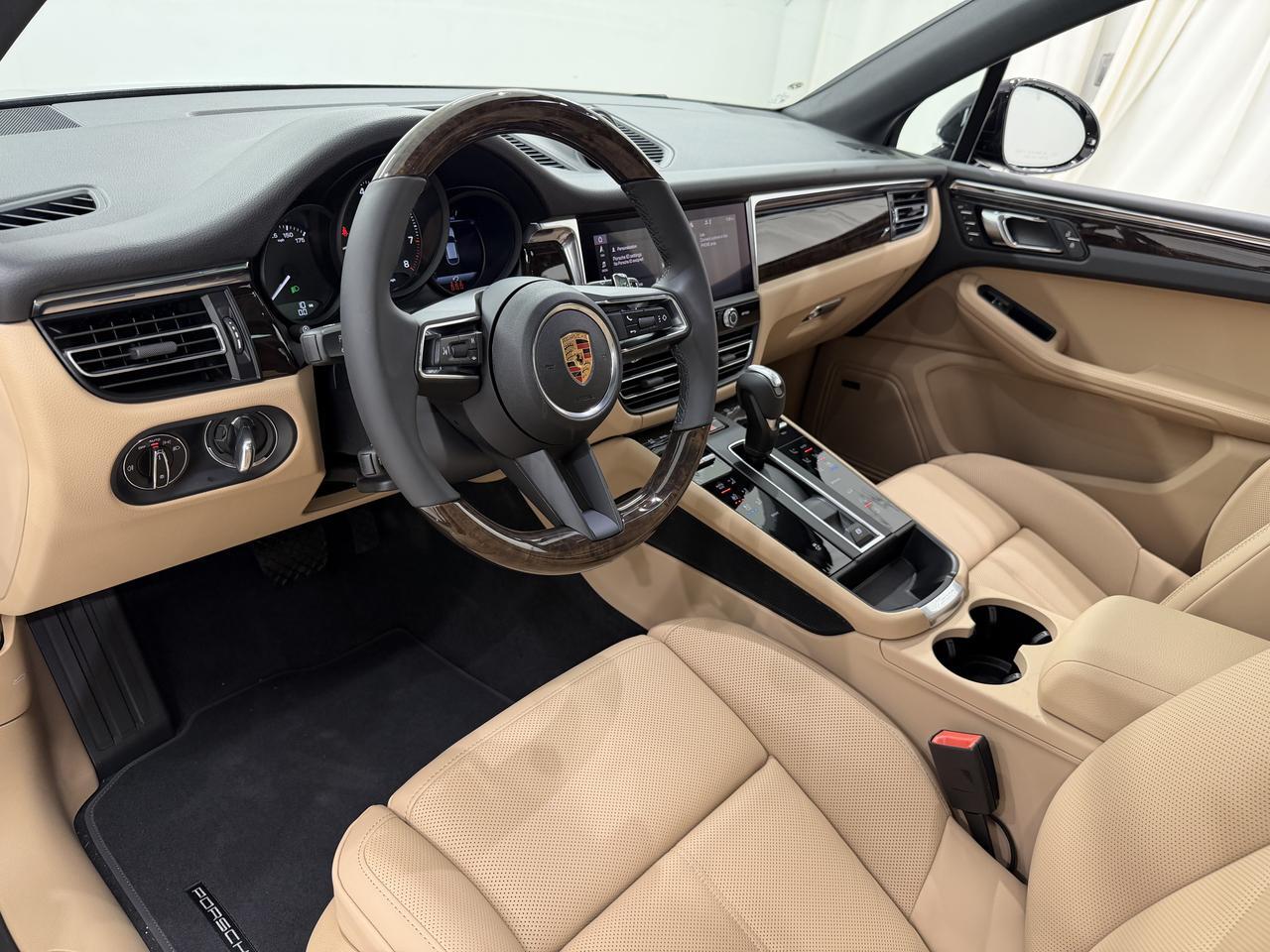 2026 Porsche Macan Newark DE